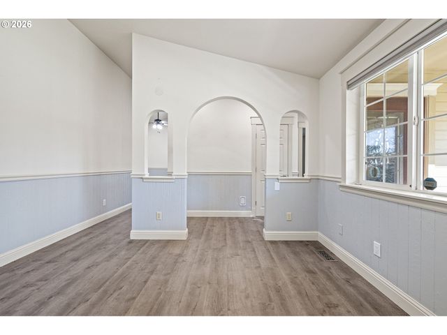 280 ROAN Dr, Eugene, OR 97401