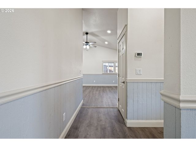 280 ROAN Dr, Eugene, OR 97401