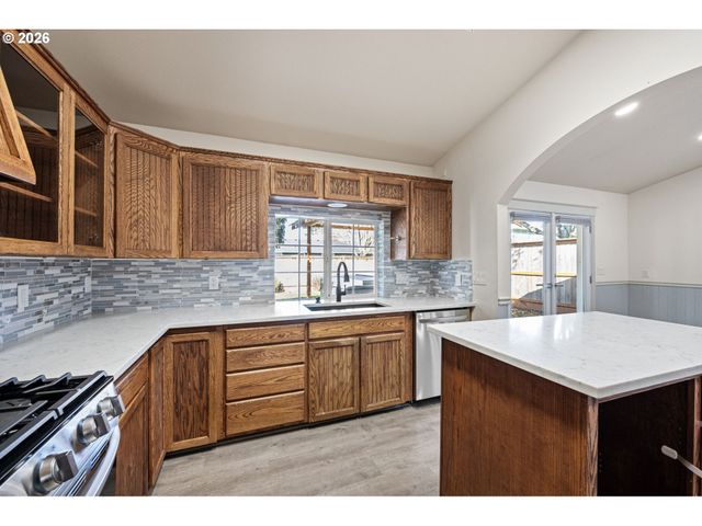 280 ROAN Dr, Eugene, OR 97401