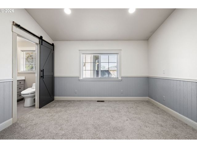 280 ROAN Dr, Eugene, OR 97401