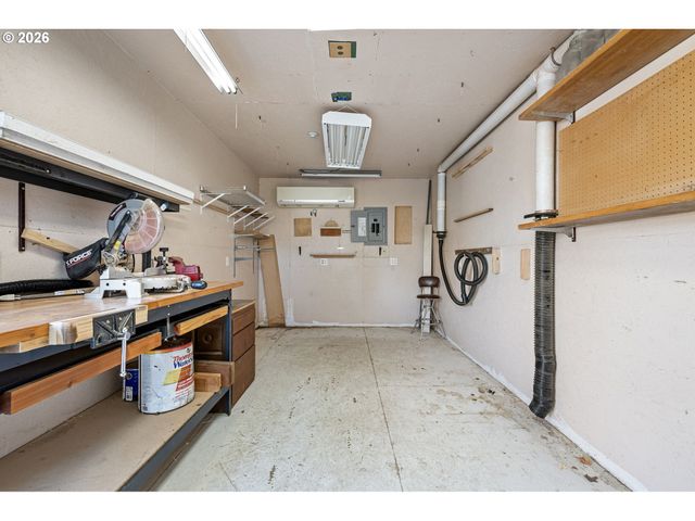 280 ROAN Dr, Eugene, OR 97401