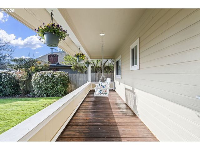 280 ROAN Dr, Eugene, OR 97401