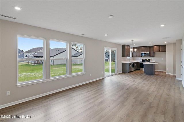 133 Sunflower Blvd, Mt Washington, KY 40047