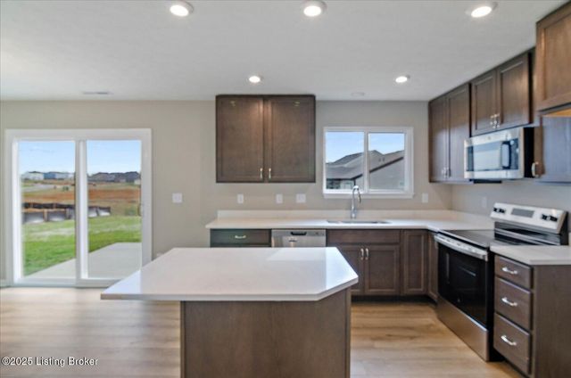 133 Sunflower Blvd, Mt Washington, KY 40047