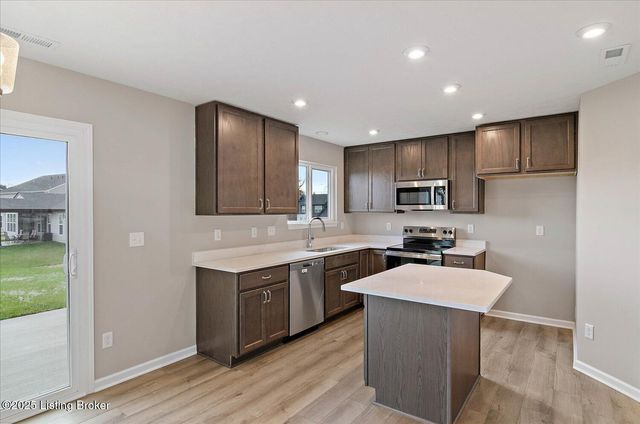 133 Sunflower Blvd, Mt Washington, KY 40047