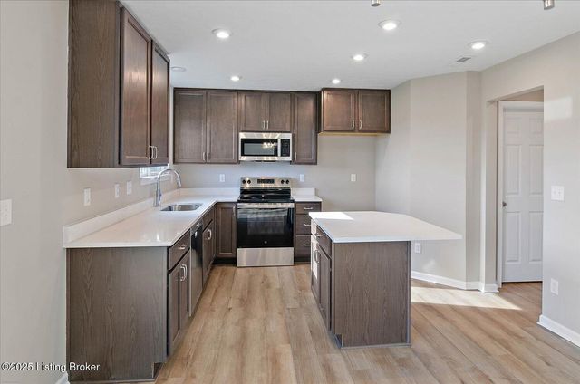 133 Sunflower Blvd, Mt Washington, KY 40047