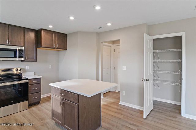 133 Sunflower Blvd, Mt Washington, KY 40047