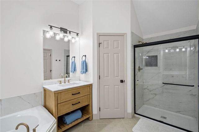 1714 NW 57th Court, Kansas City, MO 64151