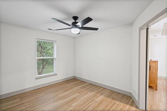1714 NW 57th Court, Kansas City, MO 64151