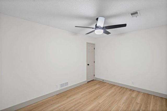 1714 NW 57th Court, Kansas City, MO 64151