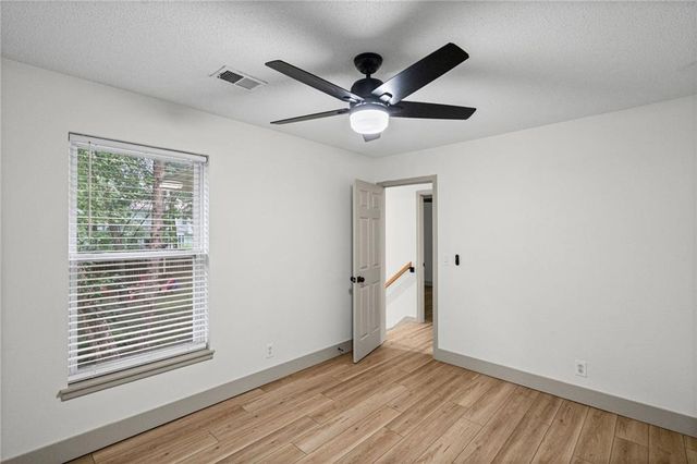 1714 NW 57th Court, Kansas City, MO 64151