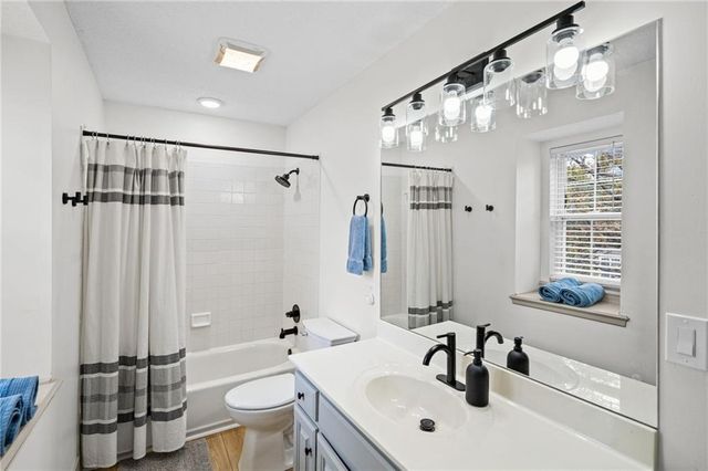 1714 NW 57th Court, Kansas City, MO 64151