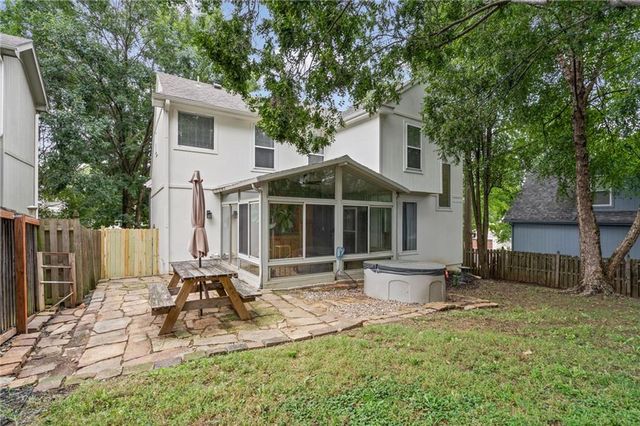 1714 NW 57th Court, Kansas City, MO 64151