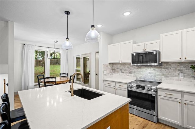 1714 NW 57th Court, Kansas City, MO 64151