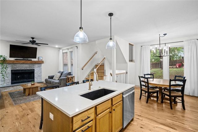 1714 NW 57th Court, Kansas City, MO 64151