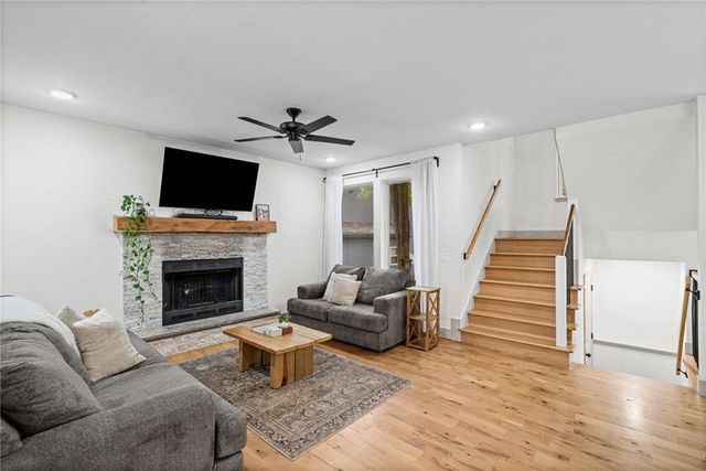 1714 NW 57th Court, Kansas City, MO 64151