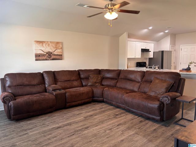 541 CAMDEN LOOP, Calera, AL 35040