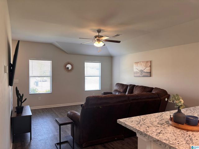 541 CAMDEN LOOP, Calera, AL 35040