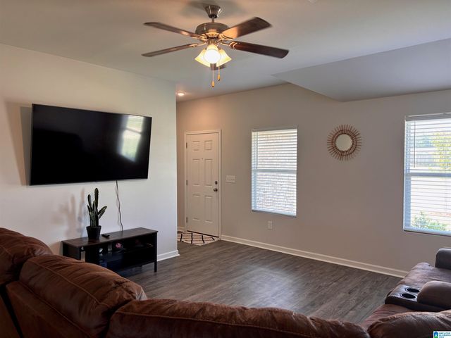 541 CAMDEN LOOP, Calera, AL 35040