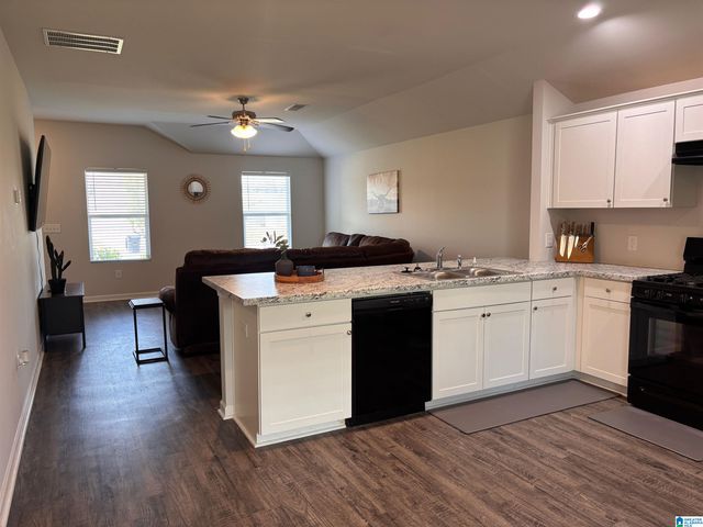 541 CAMDEN LOOP, Calera, AL 35040