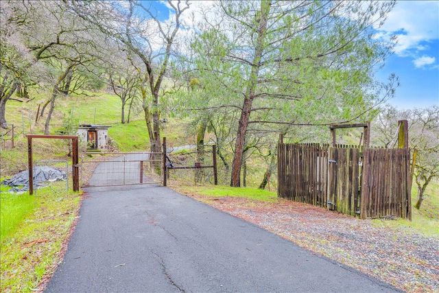 5979 Tapadero St, Angels Camp, CA 95222