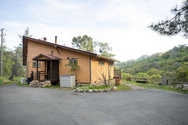 5979 Tapadero St, Angels Camp, CA 95222