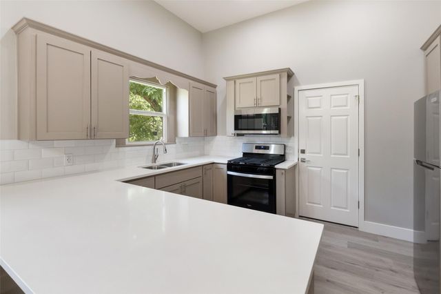1159 San Bernard ST, Austin, TX 78702