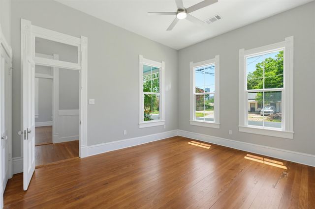 1159 San Bernard ST, Austin, TX 78702