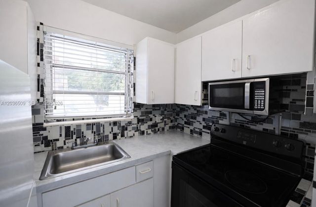 4381 W Flagler St 3, Miami, FL 33134