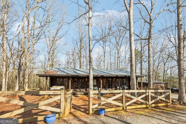 1015 Adams Road, West Point, GA 31833