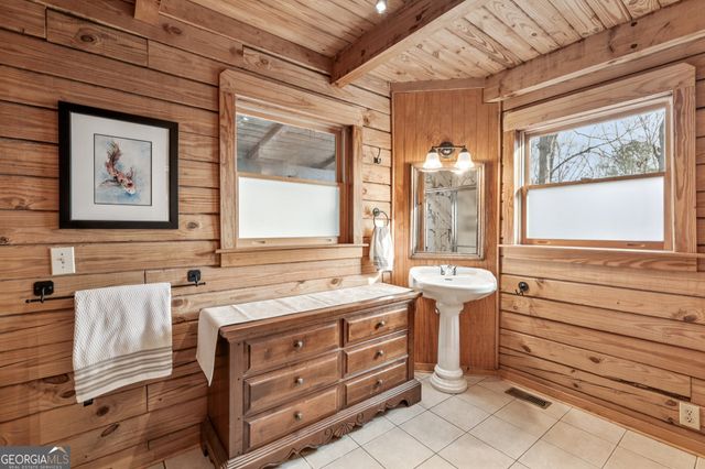 1015 Adams Road, West Point, GA 31833