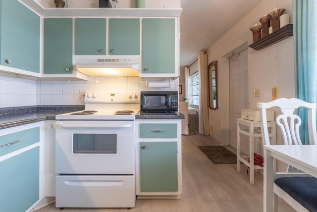 722 Ridge Road, Lantana, FL 33462