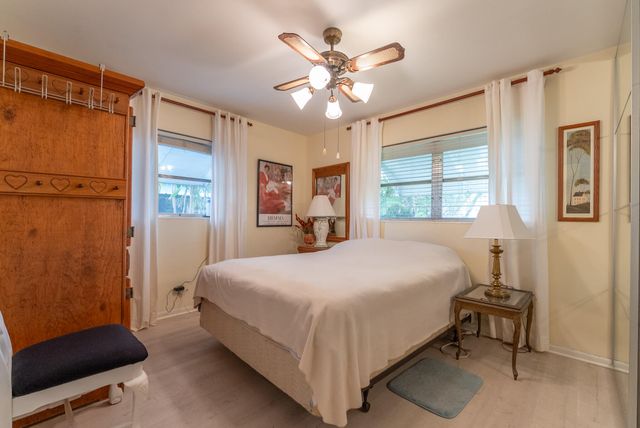 722 Ridge Road, Lantana, FL 33462