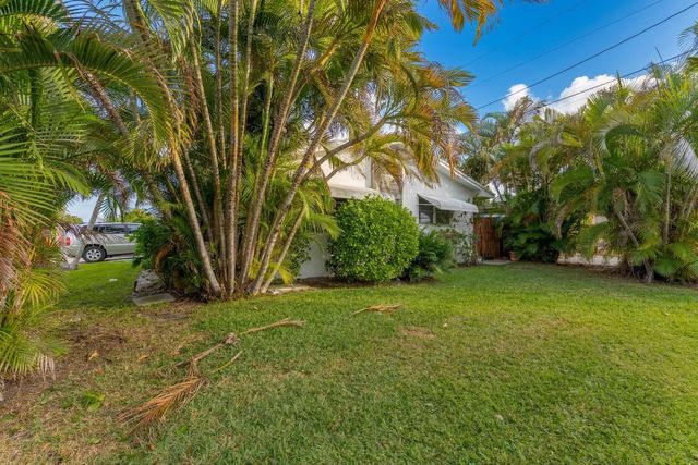 722 Ridge Road, Lantana, FL 33462