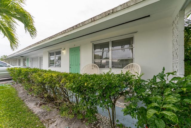 722 Ridge Road, Lantana, FL 33462