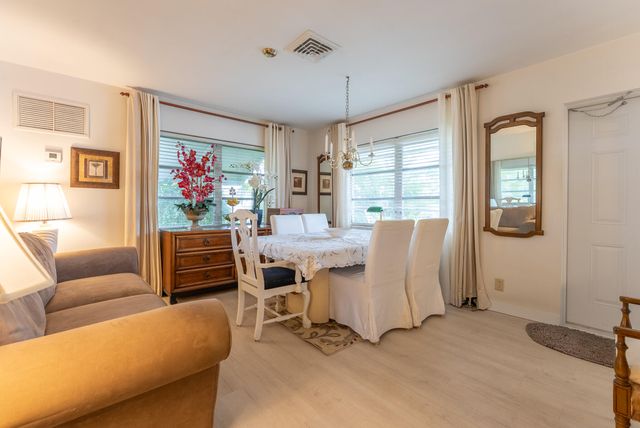 722 Ridge Road, Lantana, FL 33462