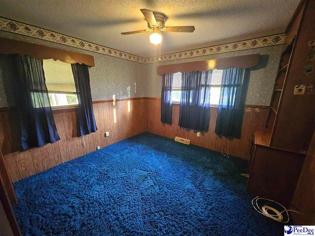 4211 Middendorf Rd, Hartsville, SC 29550