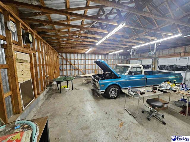 4211 Middendorf Rd, Hartsville, SC 29550