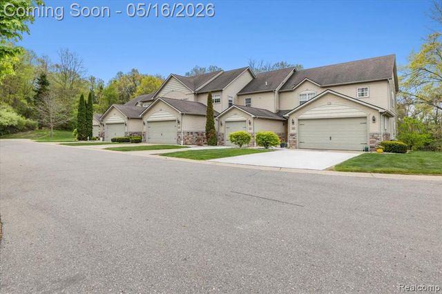 11414 Wolfort Spur, Brighton, MI 48116