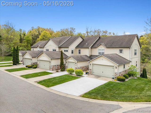 11414 Wolfort Spur, Brighton, MI 48116