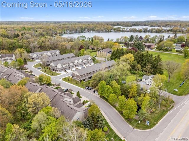 11414 Wolfort Spur, Brighton, MI 48116