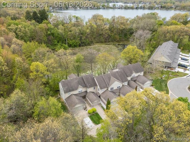 11414 Wolfort Spur, Brighton, MI 48116