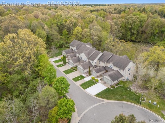 11414 Wolfort Spur, Brighton, MI 48116