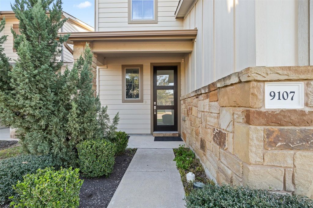 9107 Moonstone DR, Austin, TX 78729