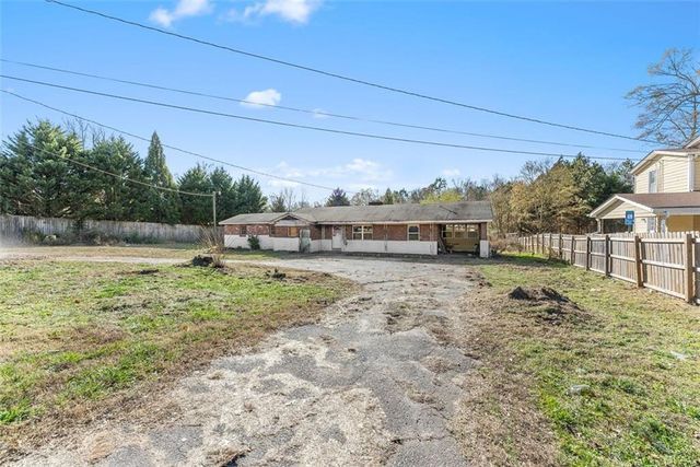 2116 MEMORIAL PARK Drive, Gainesville, GA 30504