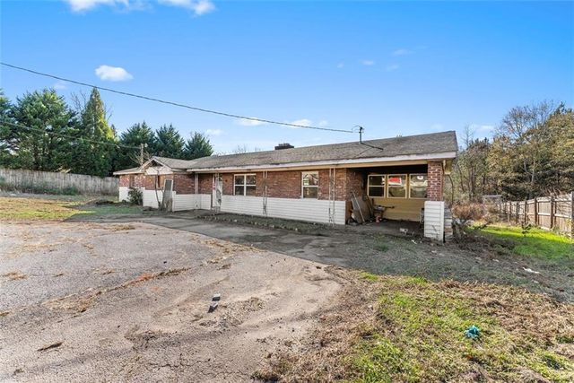 2116 MEMORIAL PARK Drive, Gainesville, GA 30504