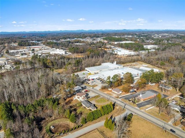 2116 MEMORIAL PARK Drive, Gainesville, GA 30504
