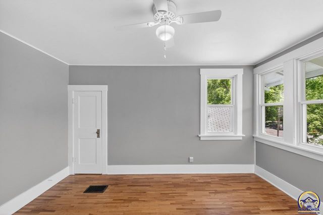 1801 SW Huntoon ST, Topeka, KS 66604