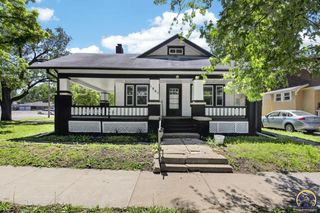 1801 SW Huntoon ST, Topeka, KS 66604
