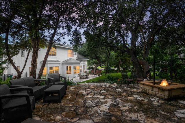 301 Hurst Creek RD, Lakeway, TX 78734